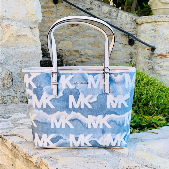 NWT Michael Kors Graphic Tote&wallet pale blue - Picture 3 of 10